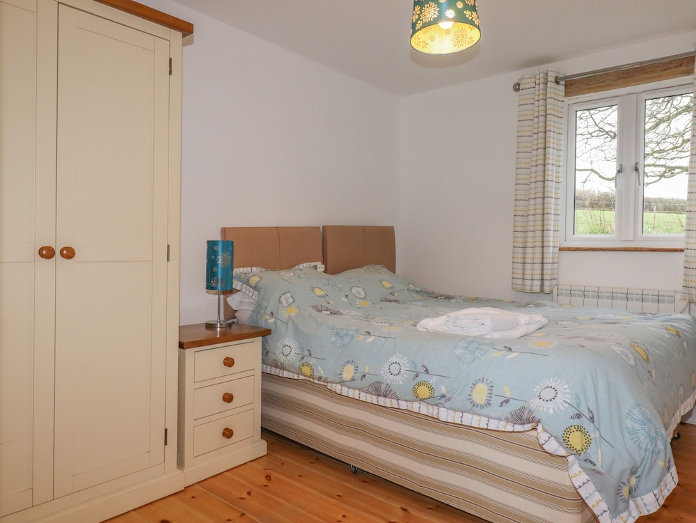 Vine Cottage view 2