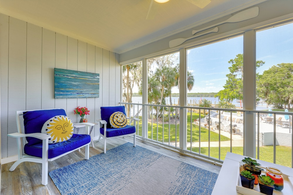 Private Balcony w/ Water Views: Welaka Condo!