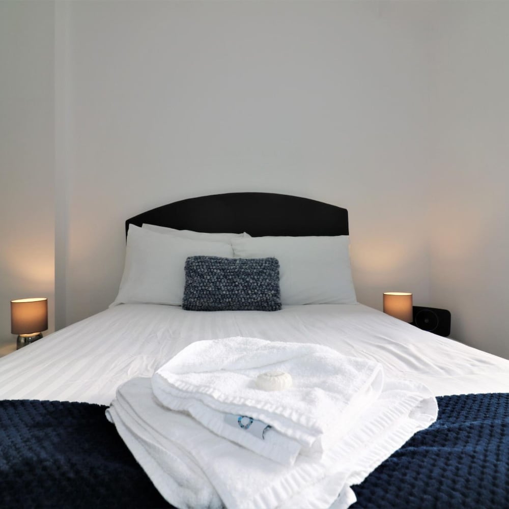 No 9 Bonnet Apartments - 3 Bed