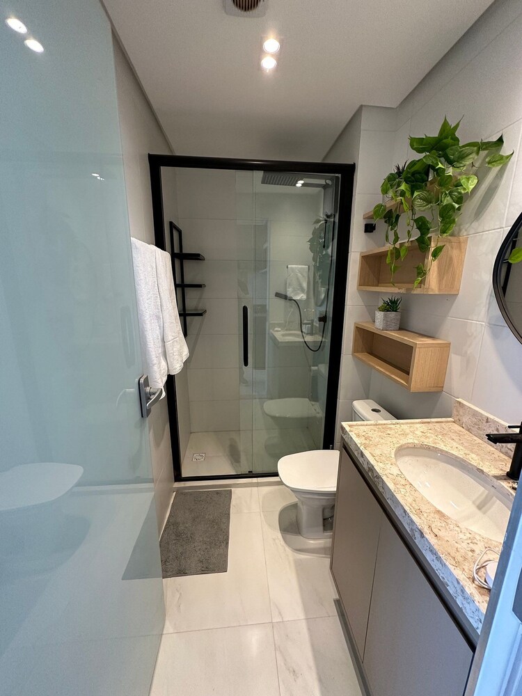 Compact Flat Tambau