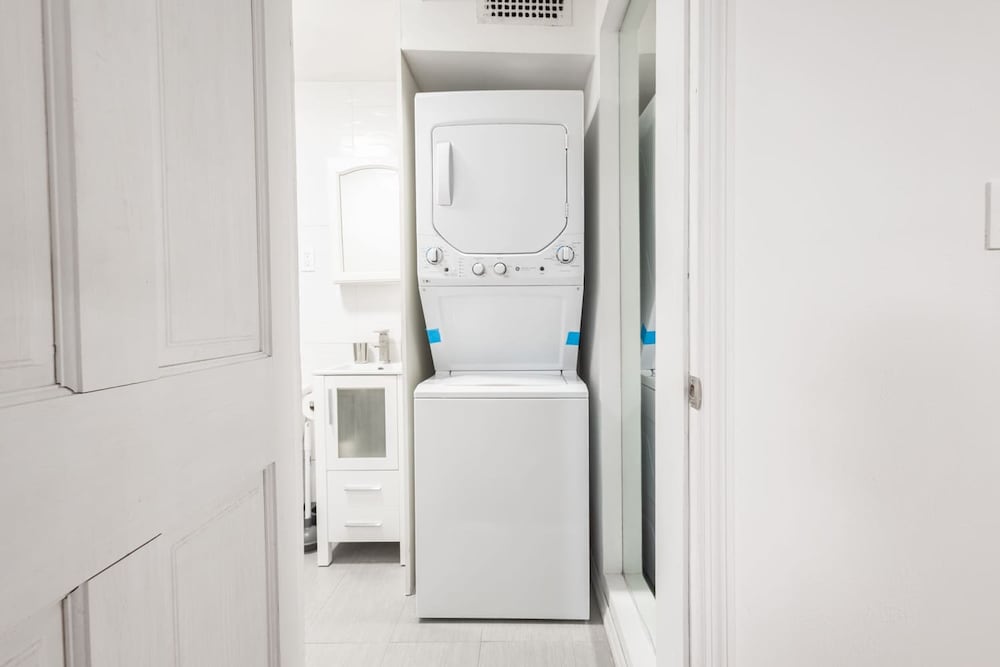 26-1c Gramercy Large 1BR WD