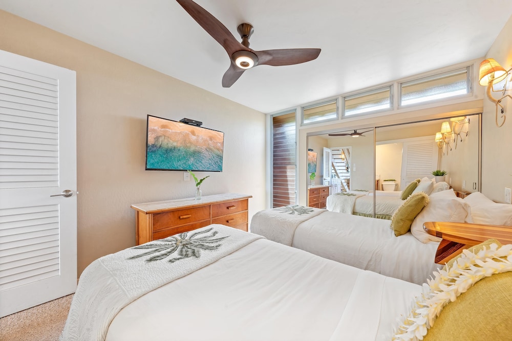 Kulakane 310 in Lahaina view 4