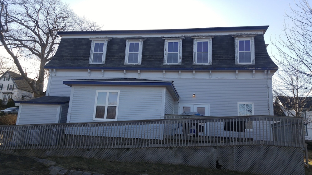 Elevate Rooms at 66 Montague