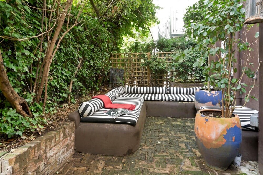 Stylish 5 Bed House in St John s Wood Maida Vale
