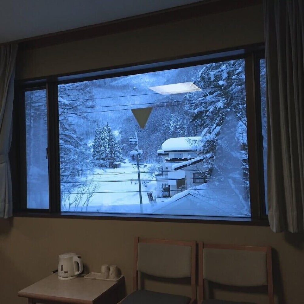 Hakuba Landmark Iwatake Lodge