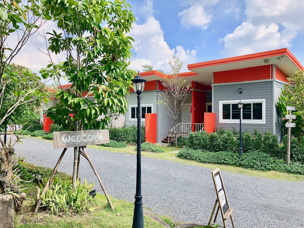 Hotel Baanpermsook - Image 1