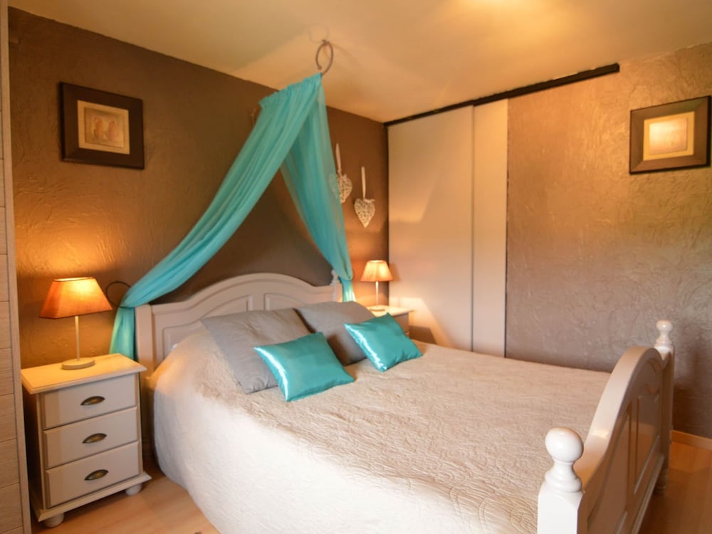 Romantic Cottage in Ardennes view 3