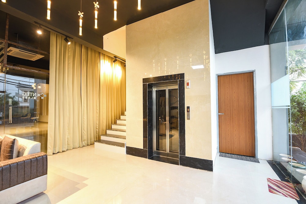 Fabhotel Sky I