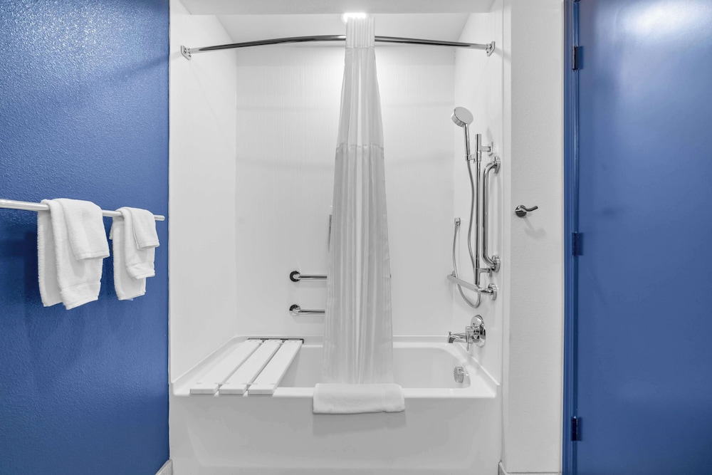 Modesto Vacations - Spark by Hilton Modesto - Property Image 18