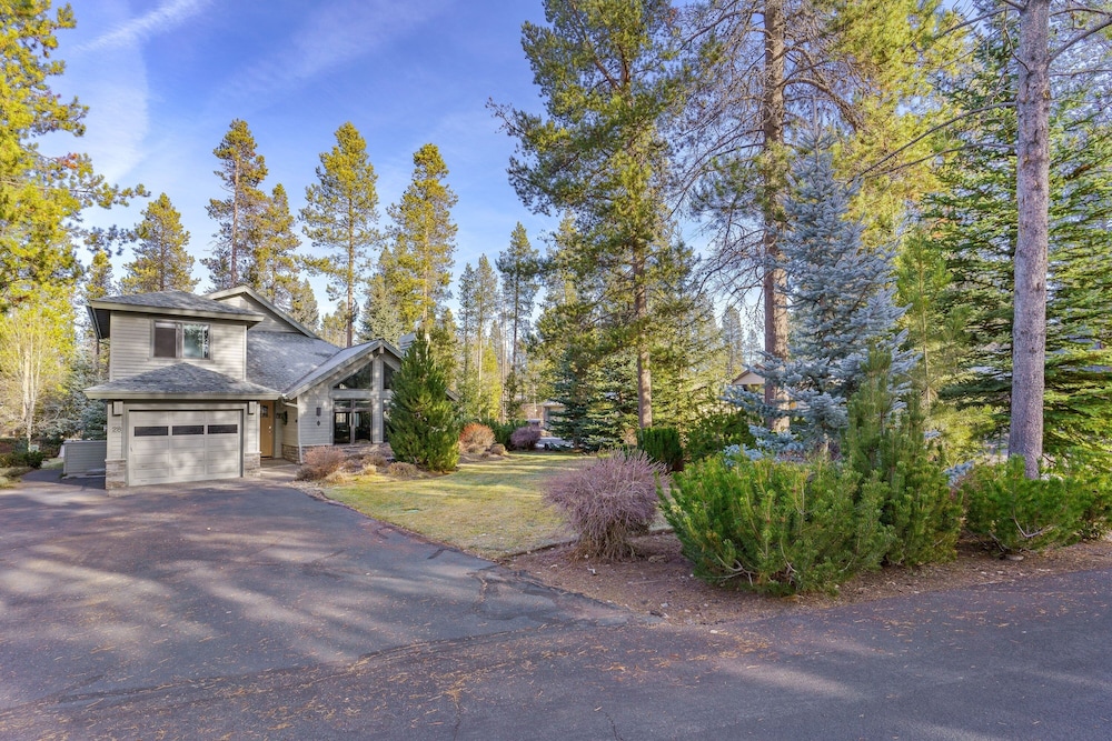 28 Big Leaf 3 Bedroom Home