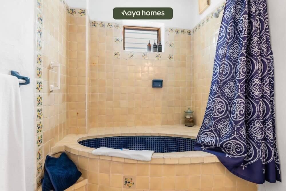 Ocean View 2Br Condo-balcony-beach-pool - 902
