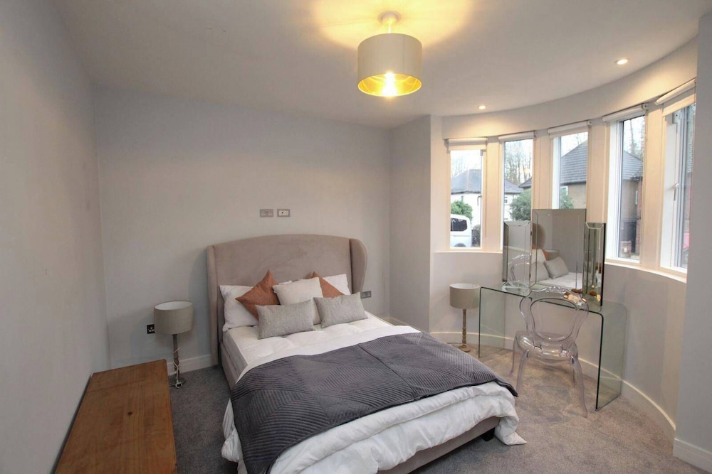 Essex Luxury Retreat With 6 Bedrooms