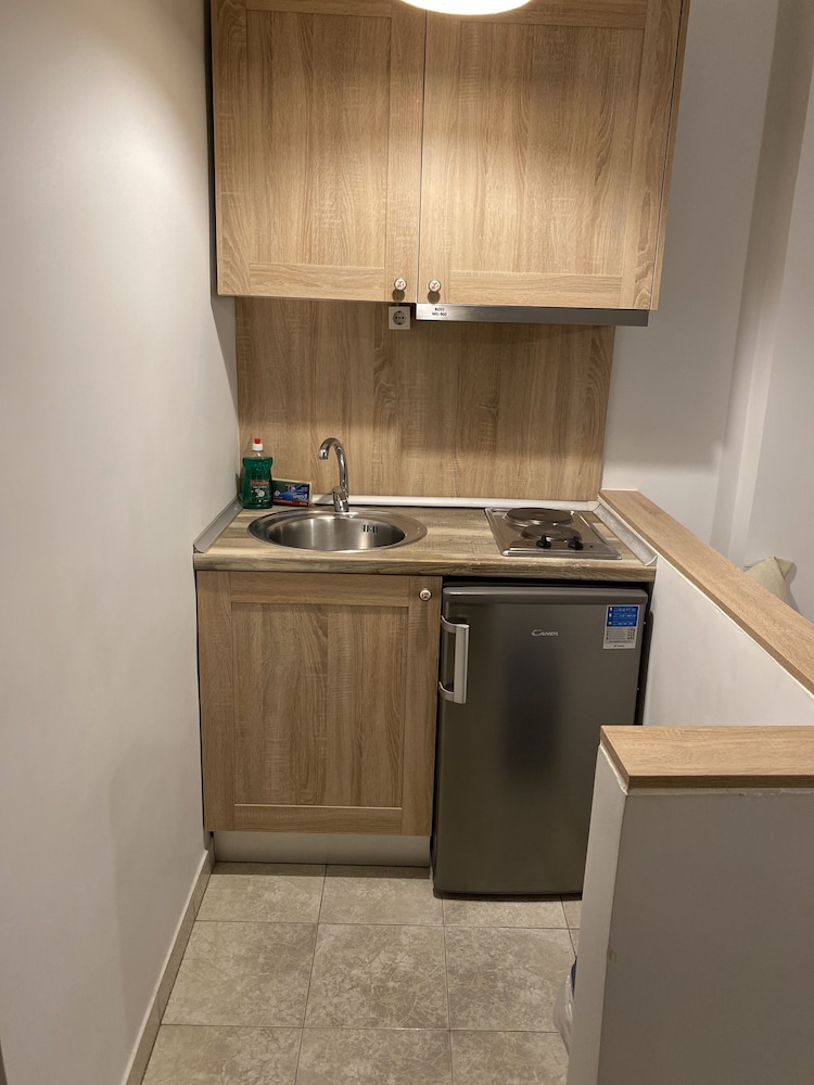 Dedes Apartments