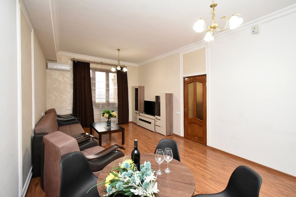 Apartment on Argishti 15 street