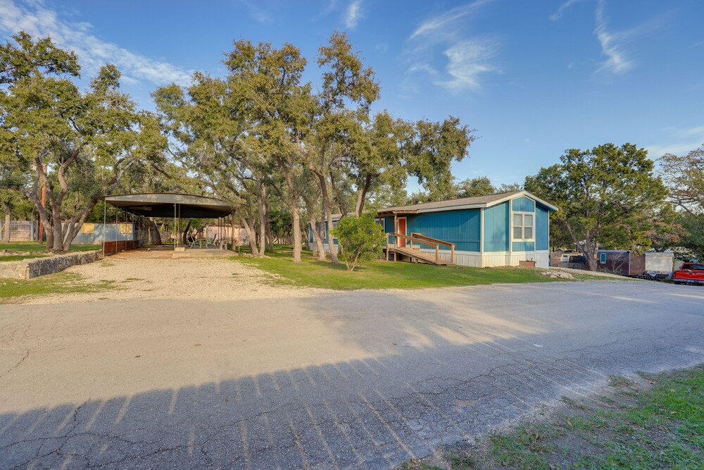 Pet-friendly Canyon Lake Home ~ 3 Mi to Water! view 5