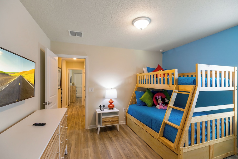 Mahalo Magical Mansion - Image 5