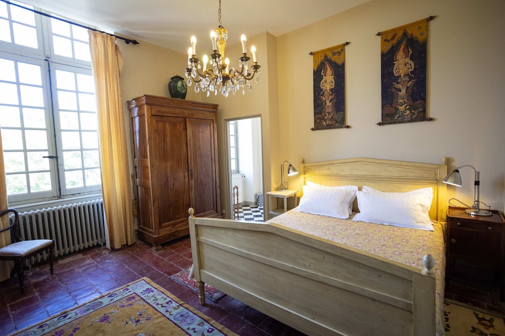 18th Century Ch Teau With Stunning Pool Gardens