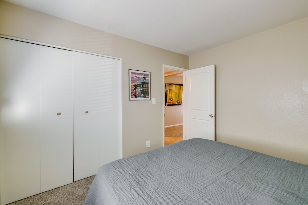Charming Tempe Home w/ Pool & Putting Green! view 3