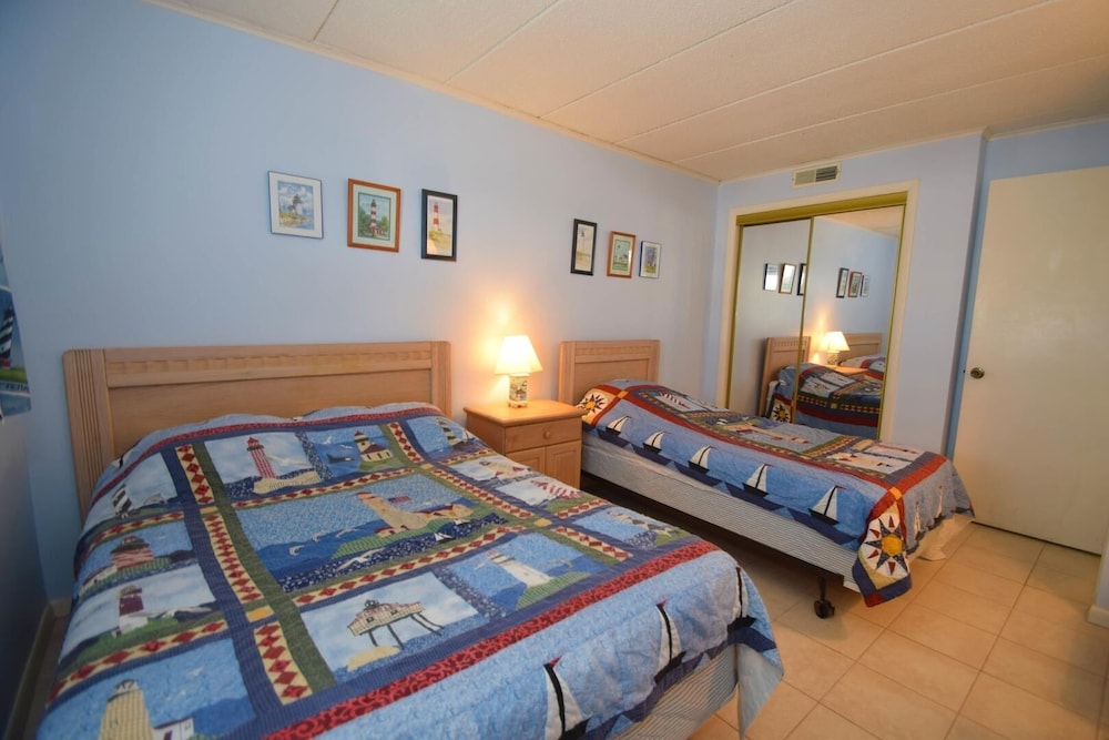 Thunder Island 80b 2 Bedroom Condo by RedAwning view 5