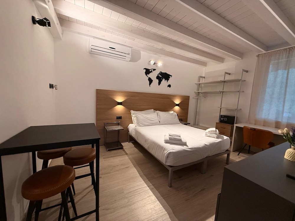 5 Terre hub suite