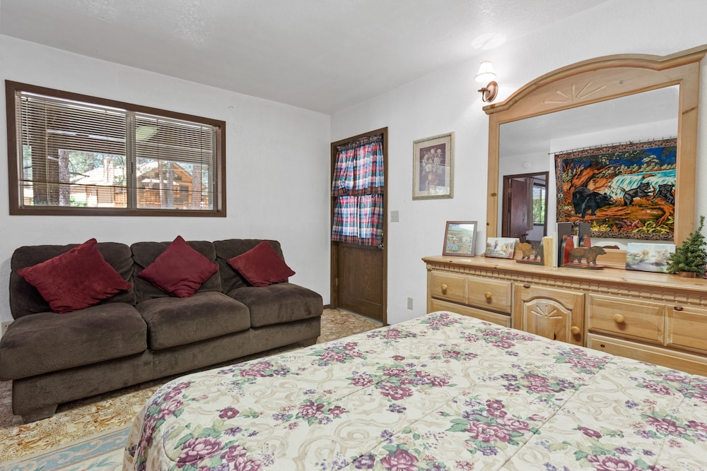Mama Bear's Den view 2