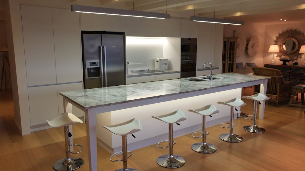 Claire's Luxury Hideaway view 5