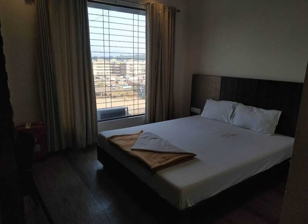 HOTEL HILL VIEW