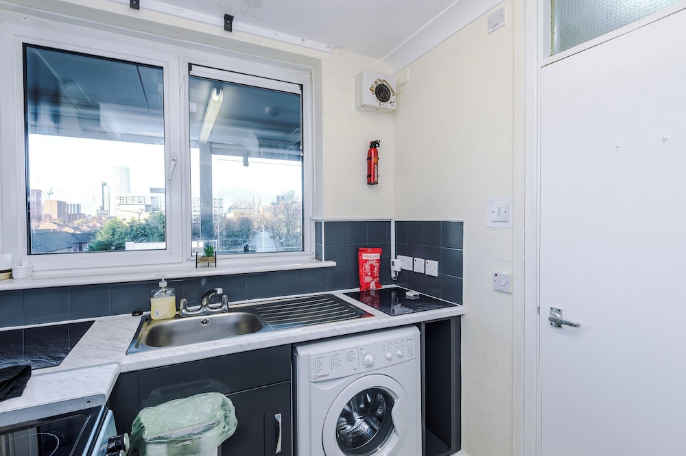 Modern 1 Bed - Close to City Centre