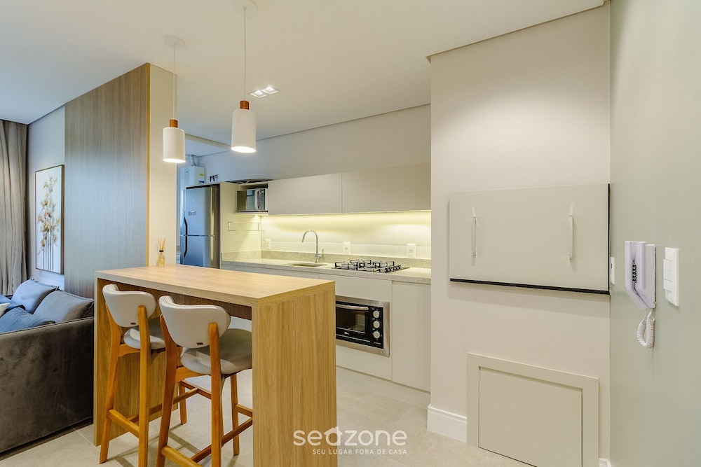 Apt With Balcony in the Heart of Gramado - Mlu0306