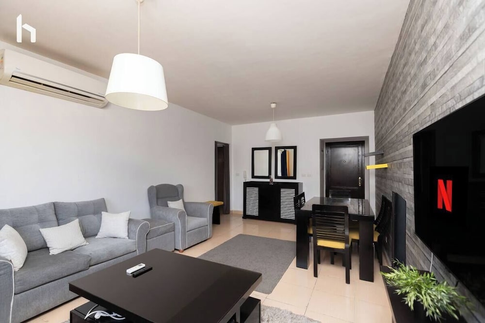 3Beds Apartment in Rehab City