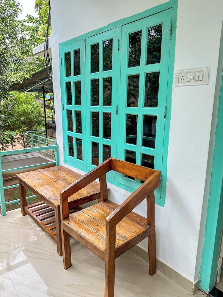 Molly's Hostel