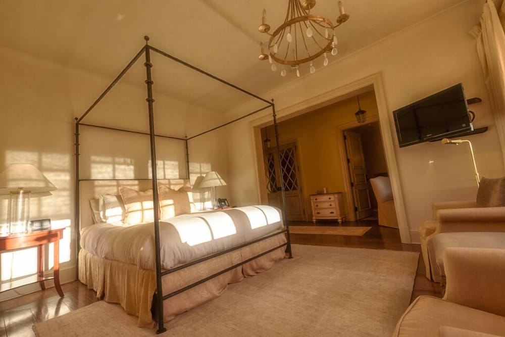 Lx1: Chateau D' Renaitre - Carmel-by-the-sea Luxury Villa: - Property Image 32