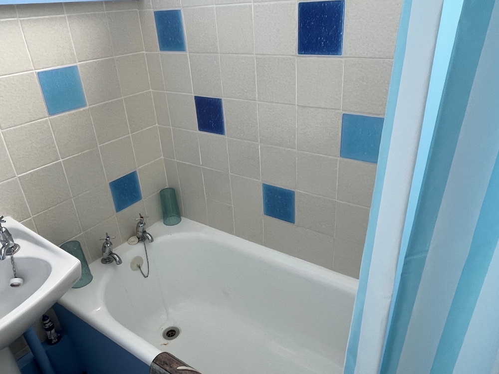 4 Guests - Pet Friendly - Chalet Beach Home Chapel