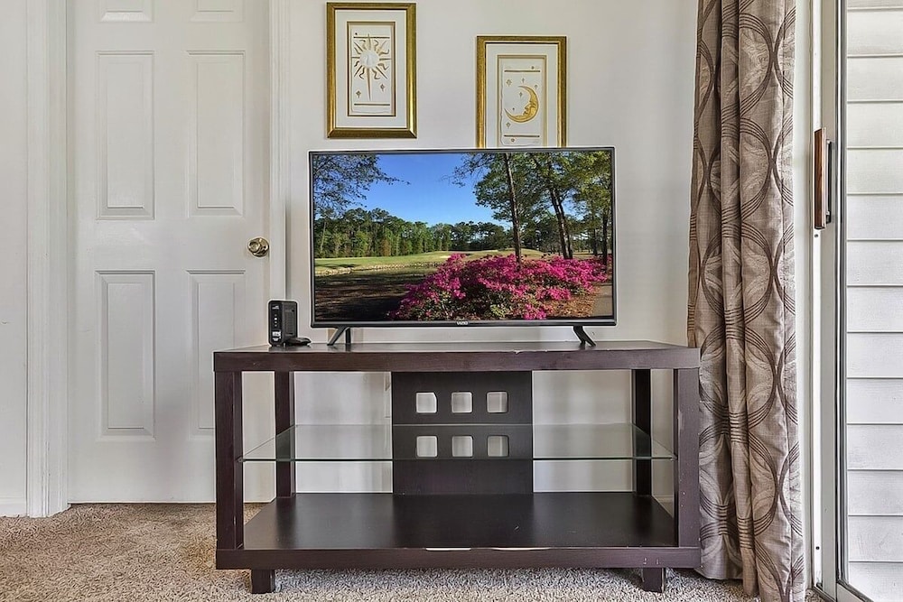 River Oaks 33f 2 Bedroom Condo