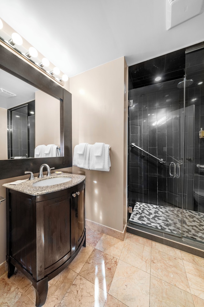 Niagara-on-the-Lake Vacations - The Shaw Club Hotel - Property Image 56