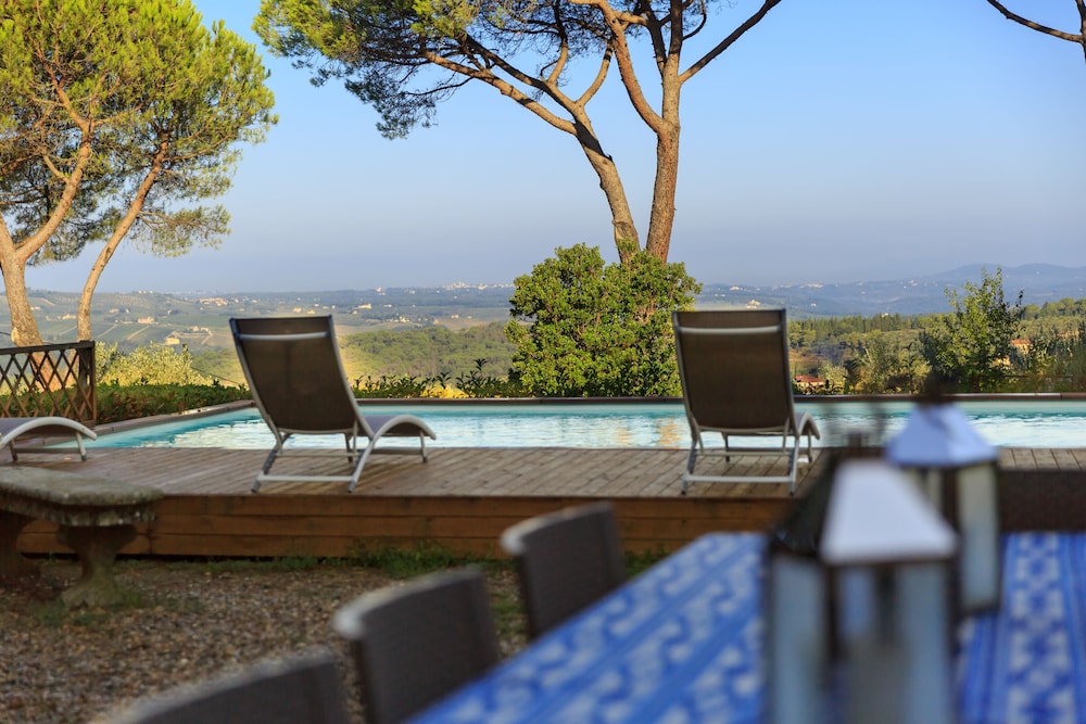 Stefano Resort