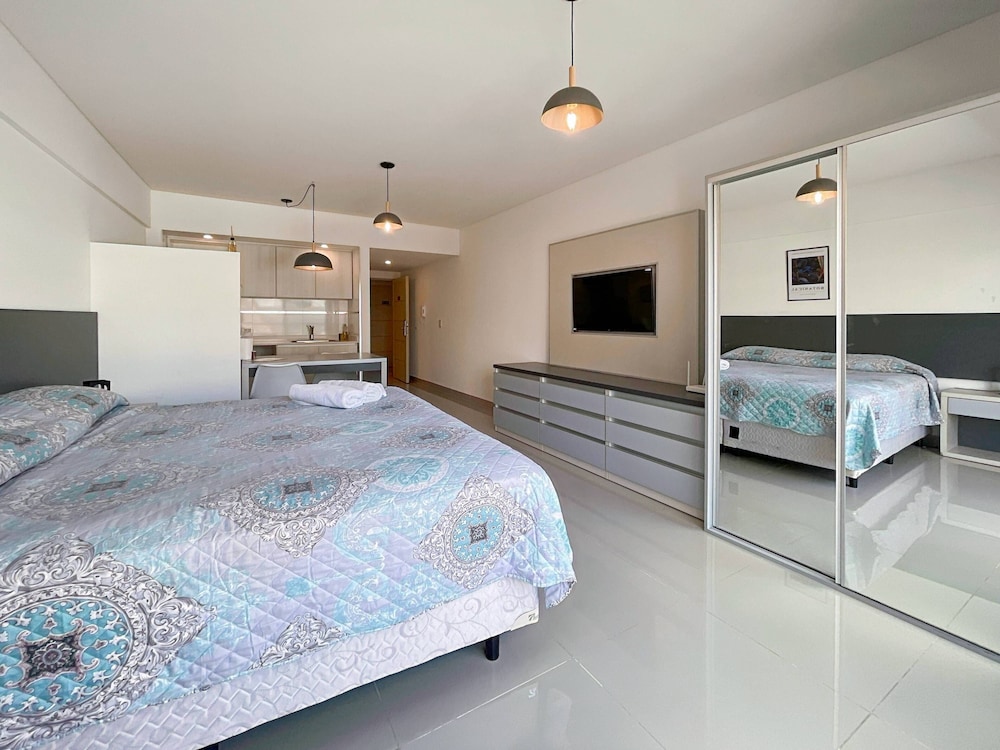 Ayres Suites Moreno