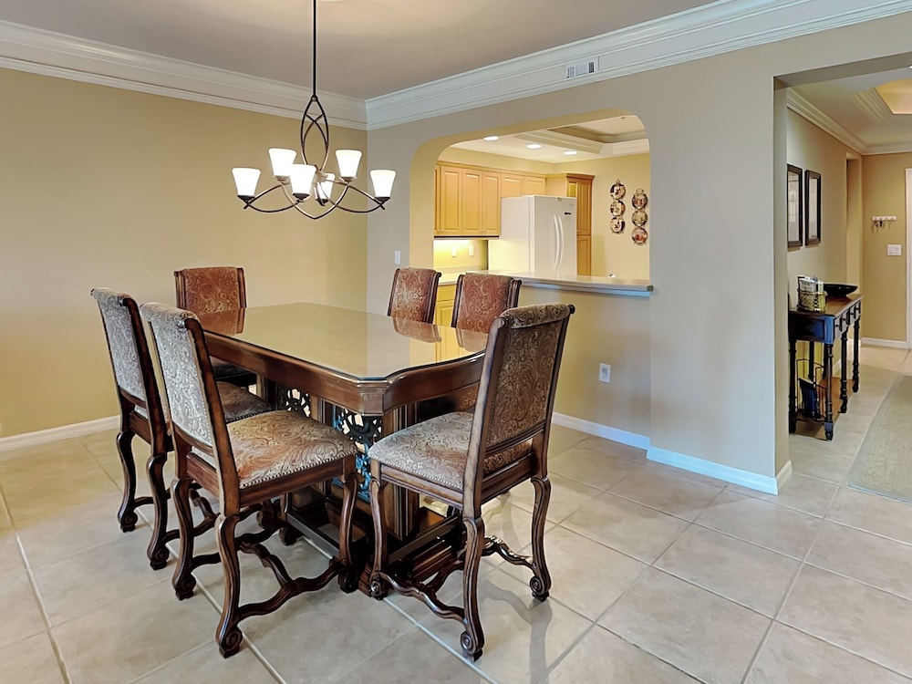 Bella Lago 423 by Distinctive Beach Rentals