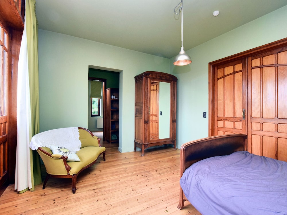 A Beautiful Art Nouveau House With an Enormous Garden view 3