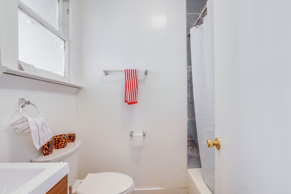 Walk to Ocean Grove Beach: Apt in New Jersey