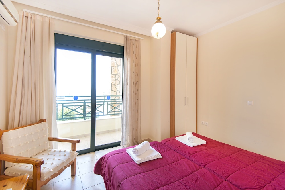 THERETRA KIOTARI VILLAS view 4