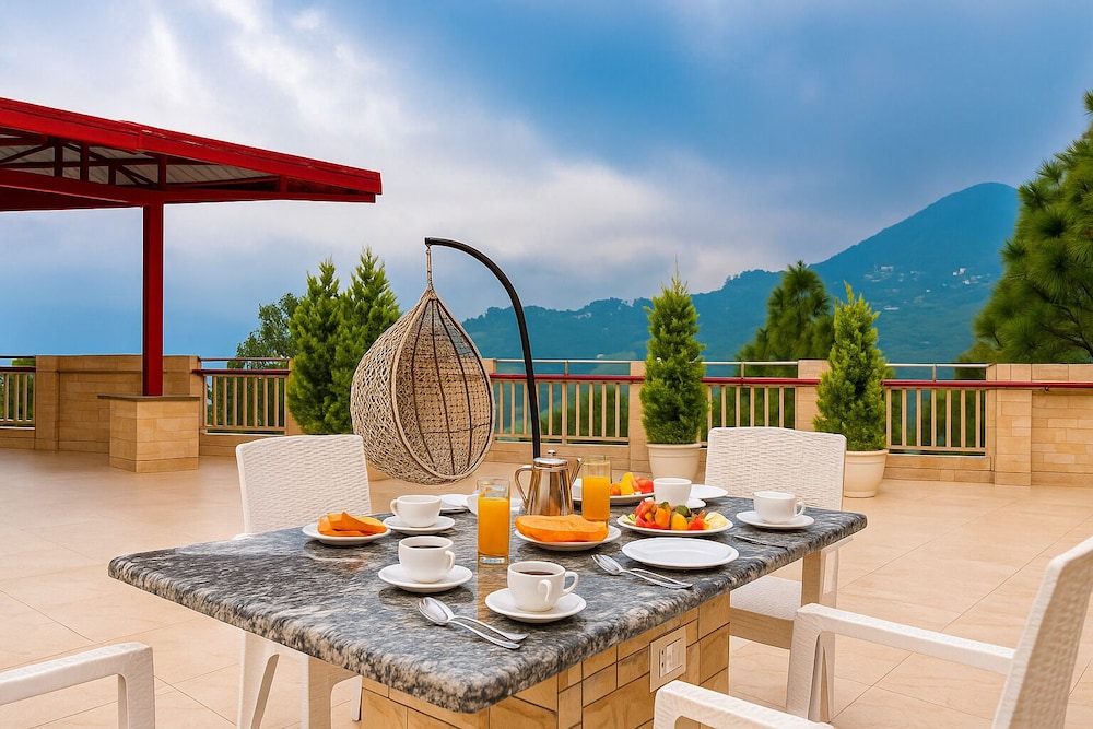 Hotel Shiva Lake - Near Mussoorie Lake