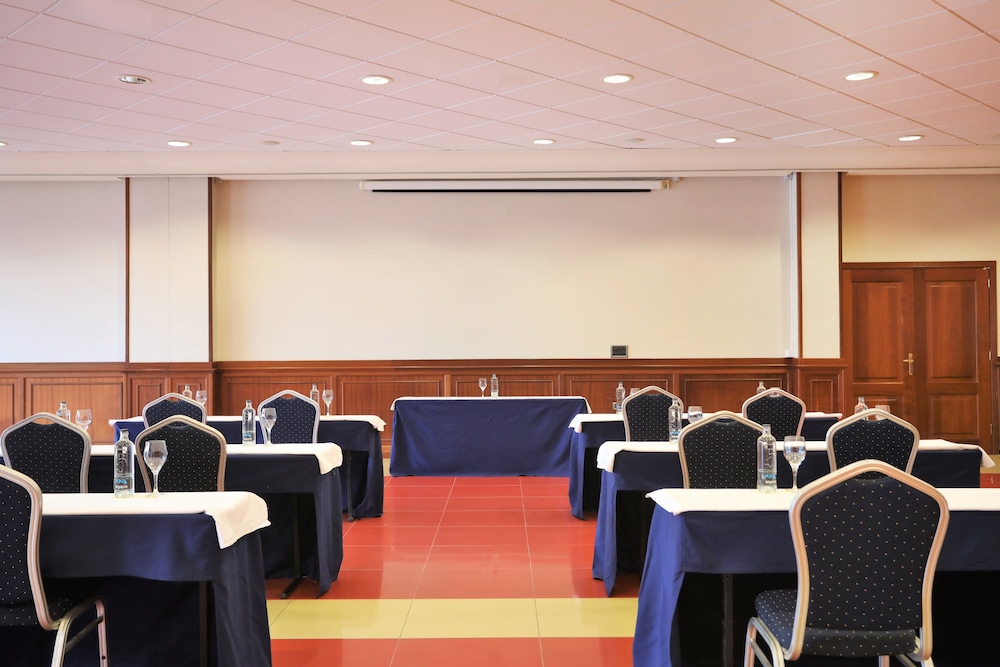 meeting & event spaces