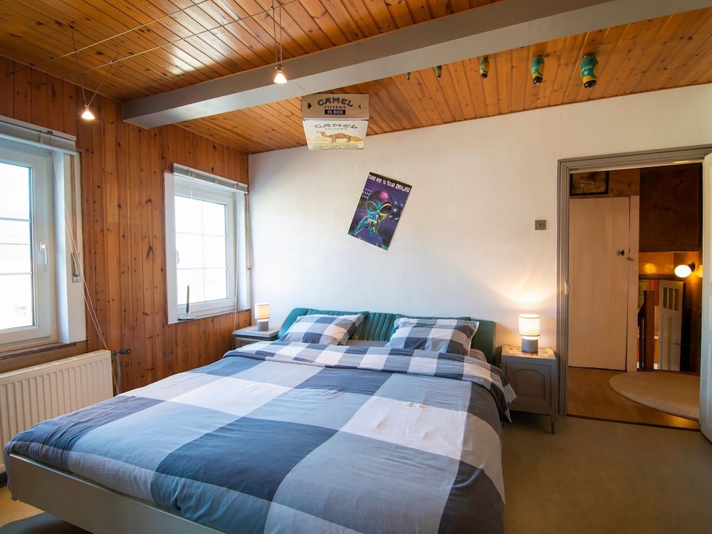 Charming Holiday Home in Houyet Near Forest view 4