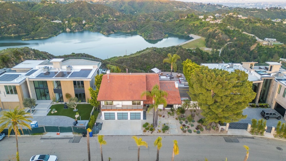 Stradella View - Bel-air Oasis w/ Infinity Pool & Stunning Panoramic Views