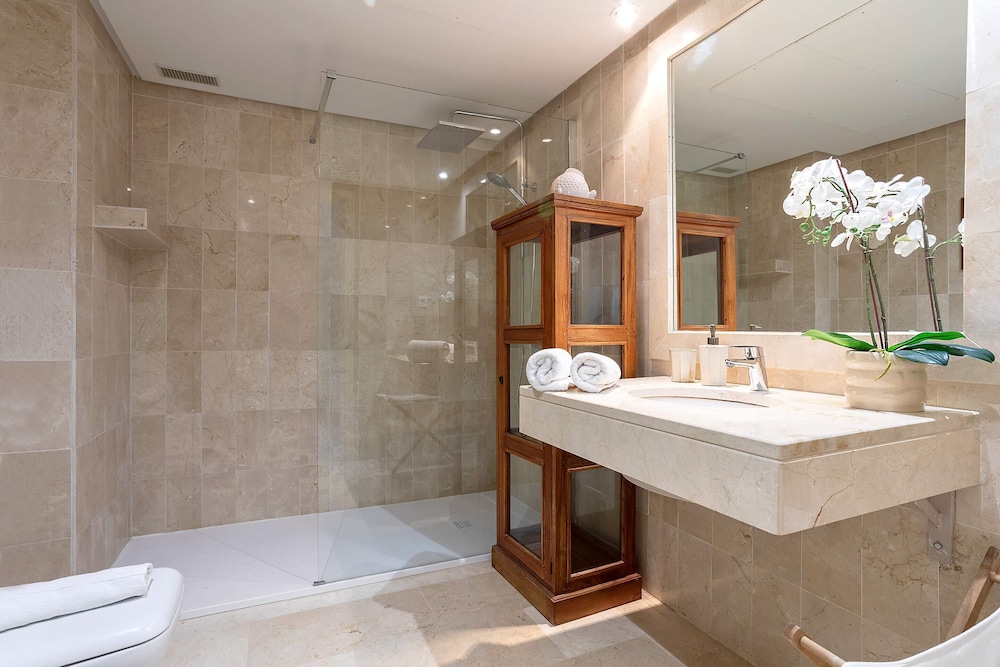 Bright&exclusive 3BD Apartment Estepona. El Presidente