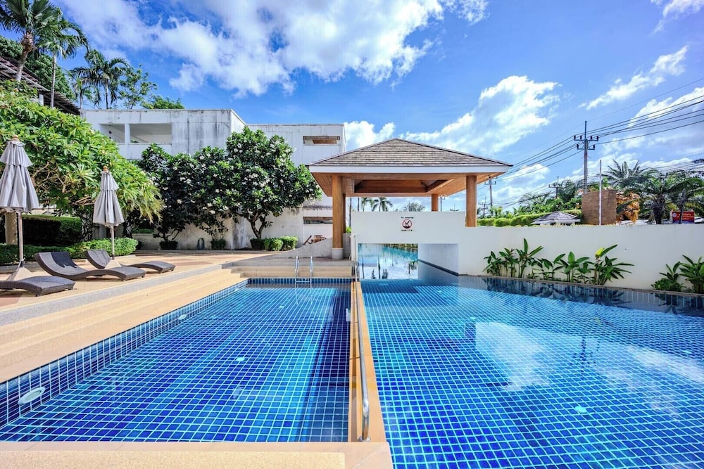 Seaview Condo with Large Pool - BAP1
