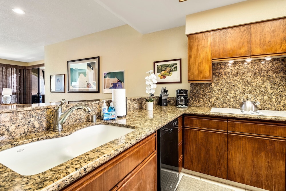 Relaxing Resort Living - Free Concierge - AC! - Vrkcv
