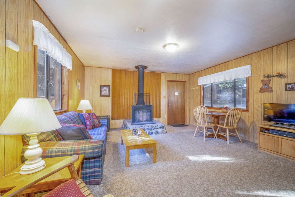 Bear Paw Lodge
