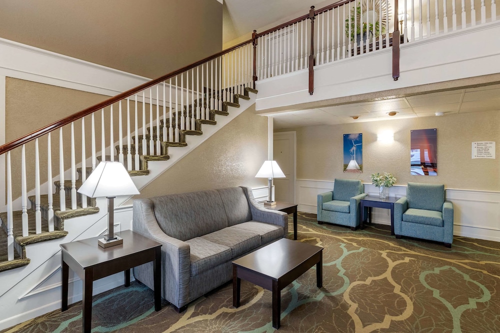 Des Moines Vacations - Quality Inn  Suites Des Moines - Merle Hay Road - Property Image 4